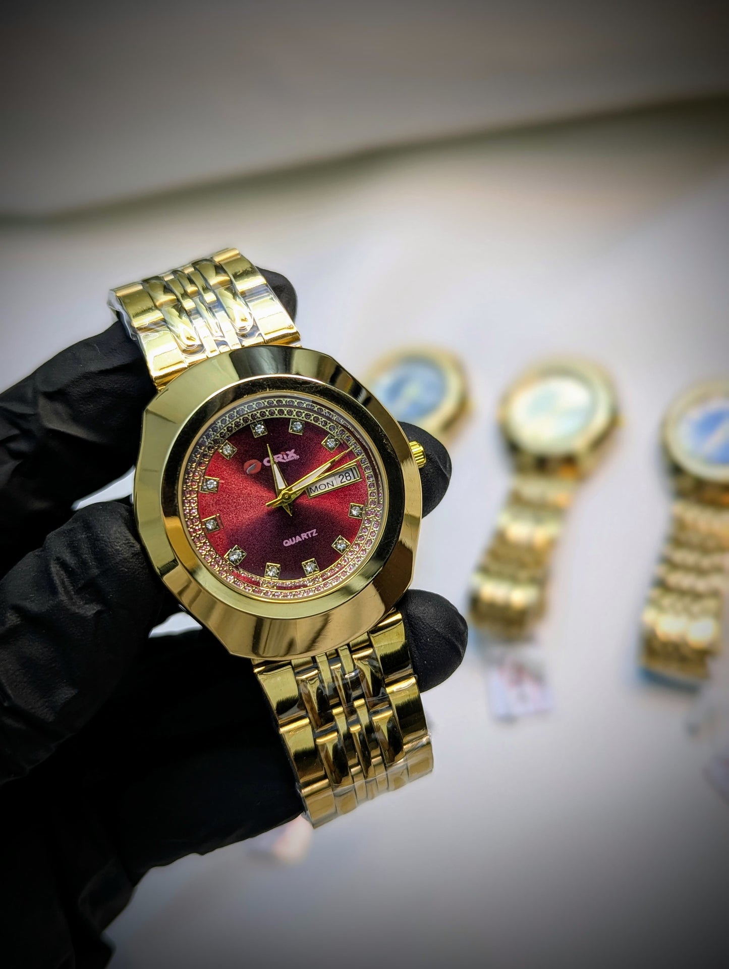 Modern Luxury Stainless Steel Watch – Durable & Stylish
