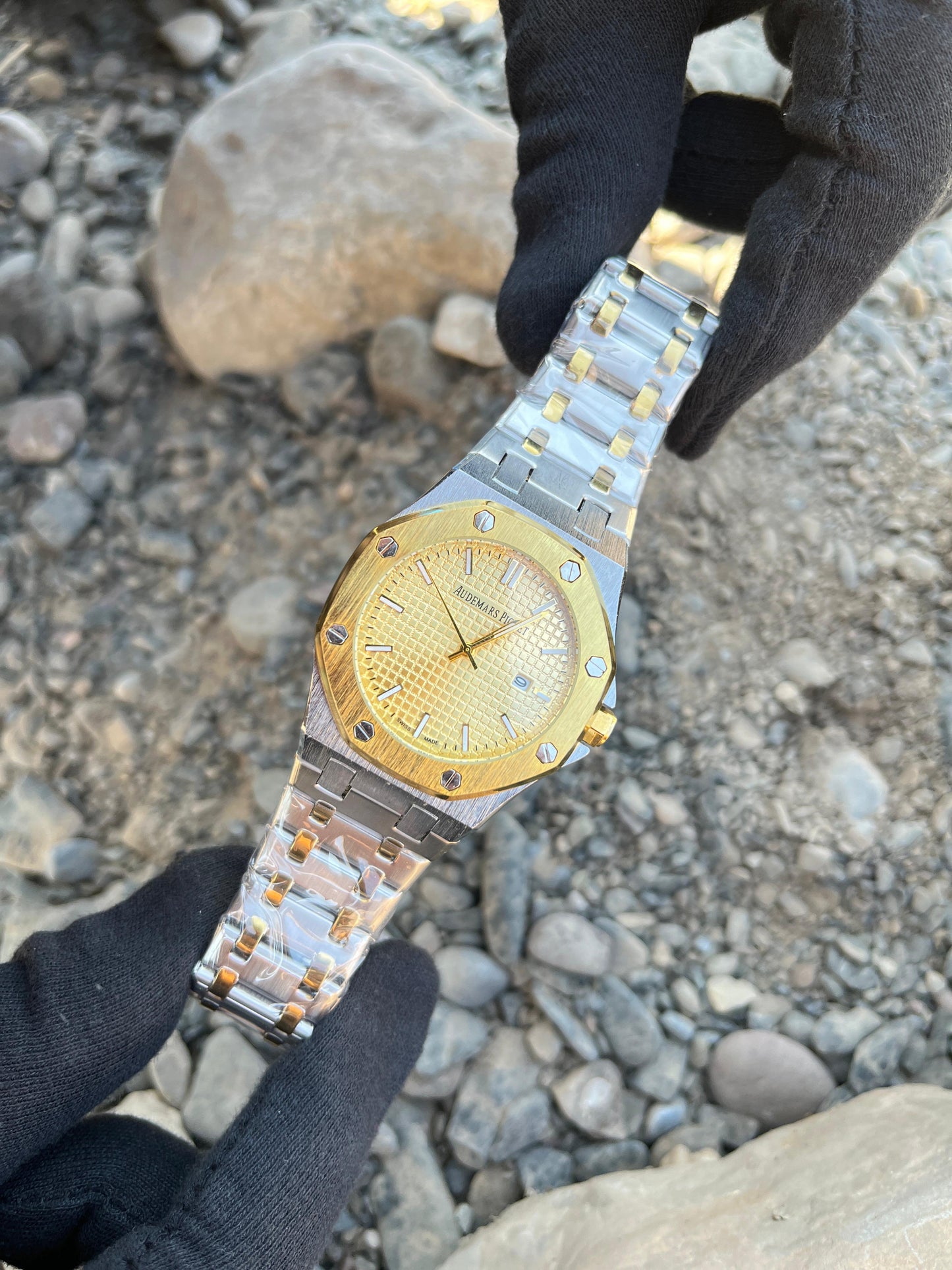 Stylish Stainless Steel Watch β Perfect for Any Occasion
