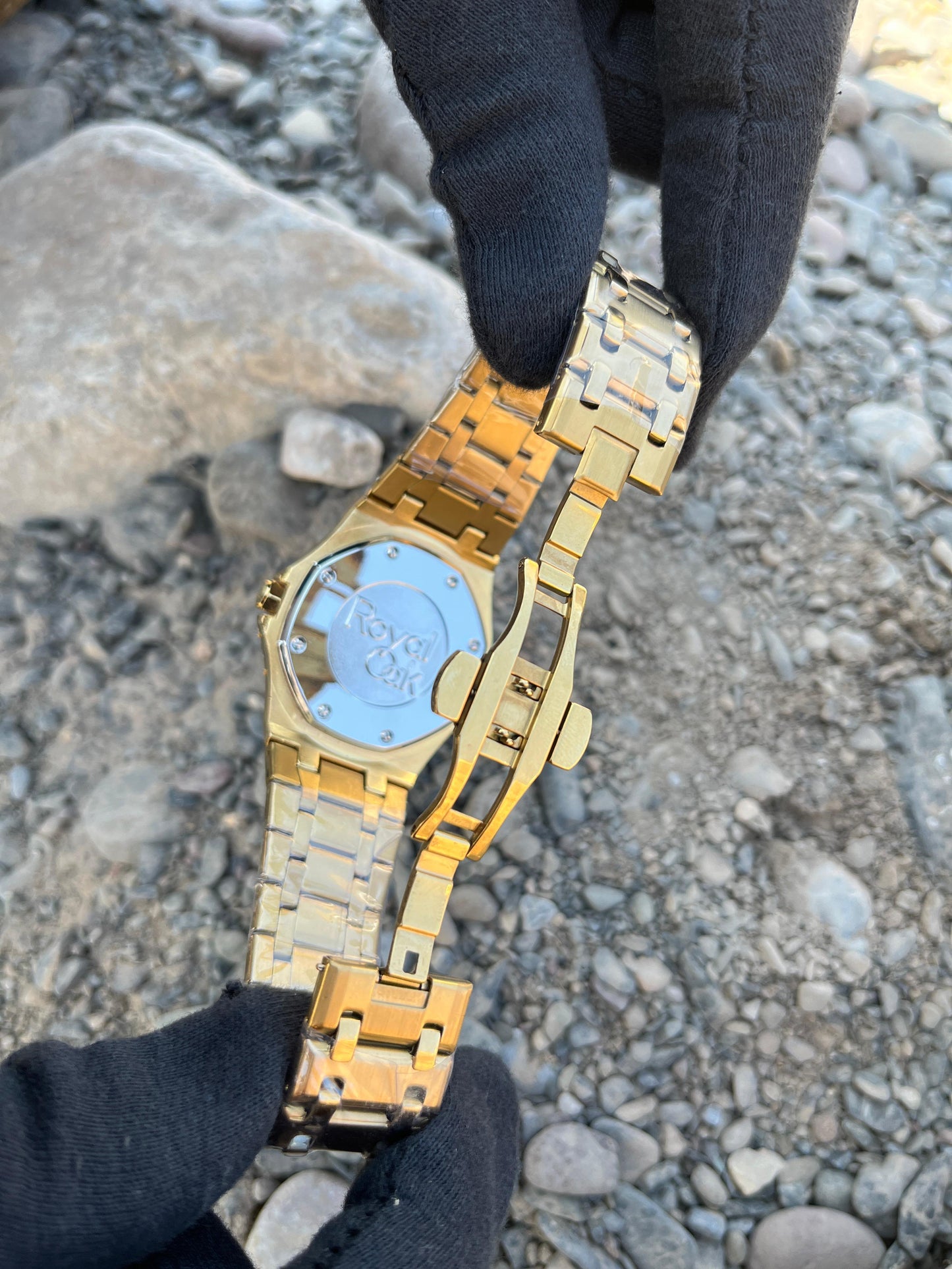 Stylish Stainless Steel Watch β Perfect for Any Occasion