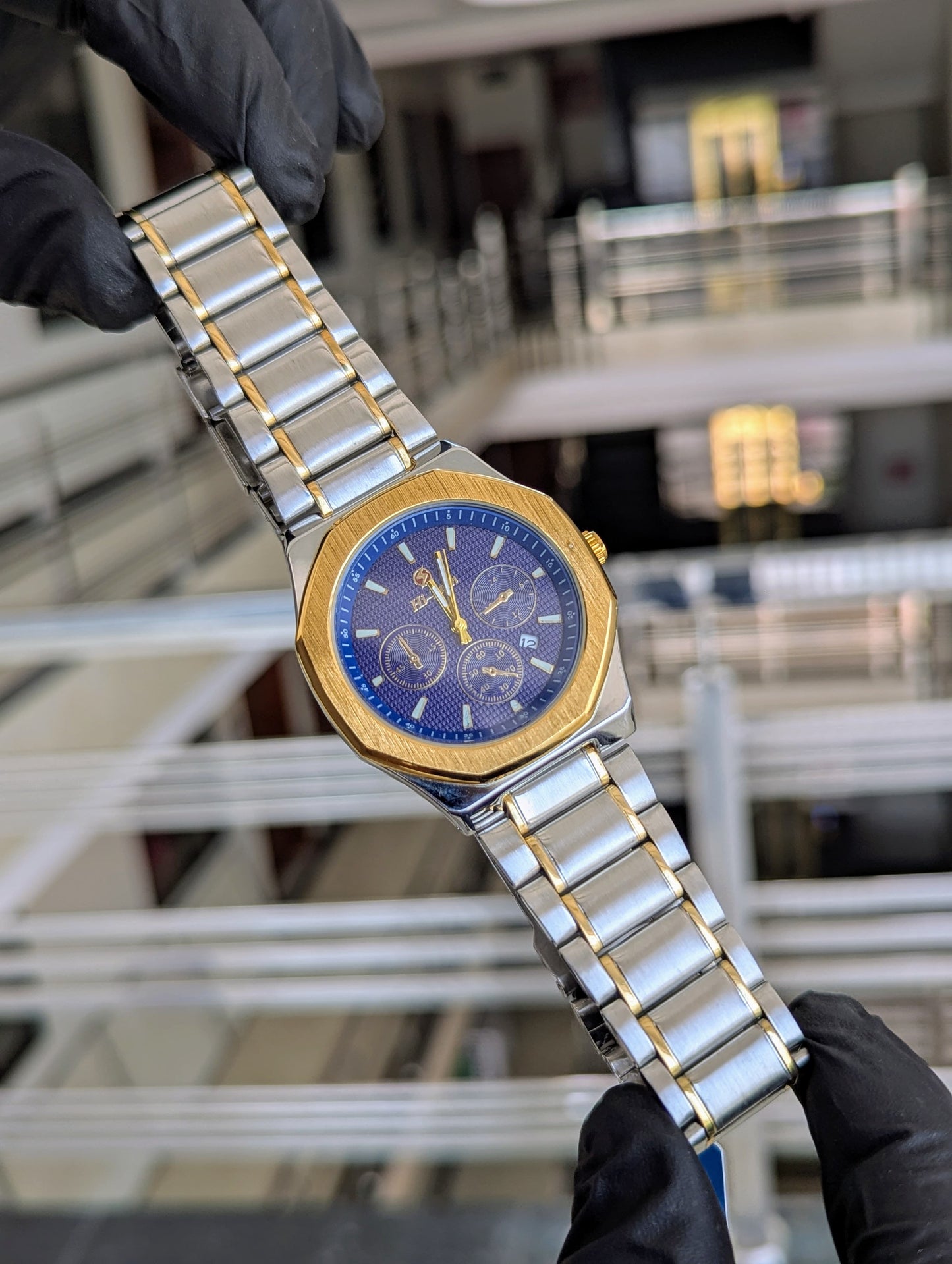Hi-Tech Watch β Premium Look, Everyday Comfort