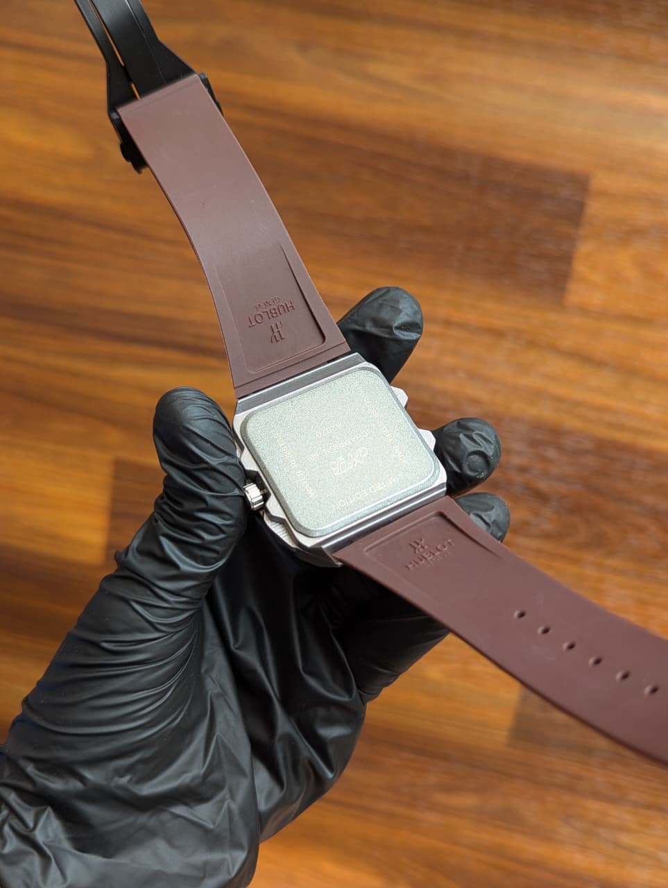 Premium Square Dial Men’s Watch – Sporty Silicone Strap