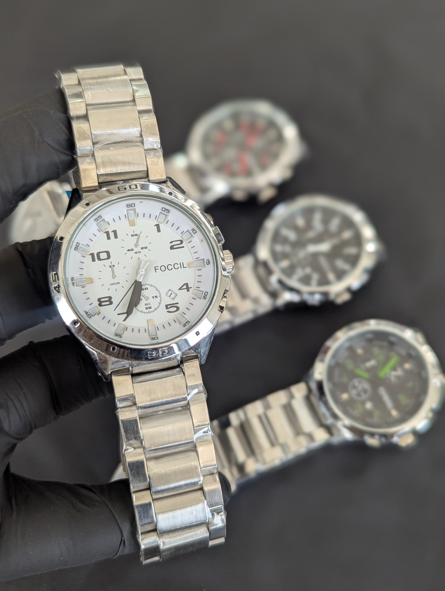 ⌚ Premium Stainless Steel Watch – Bold Look, Lasting Impression