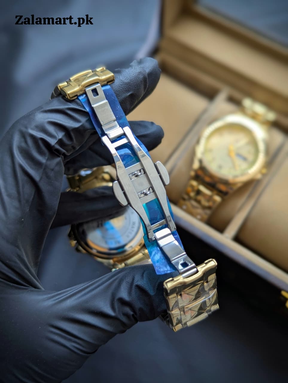 Luxury Stainless Steel Watch – Waterproof | Day & Date Display