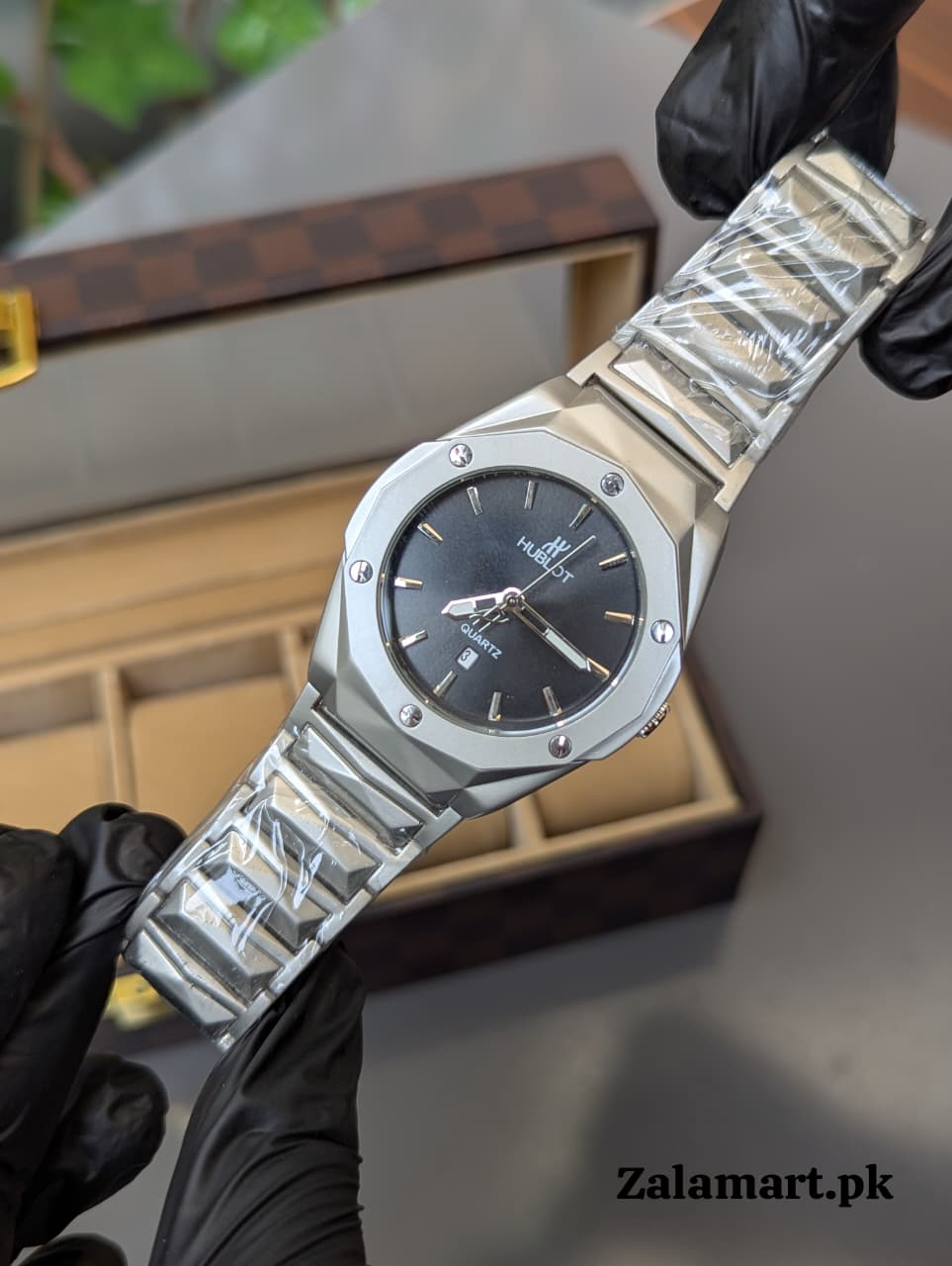 Hublot  Men's Stainless Steel Waterproof Watch with Day Display
