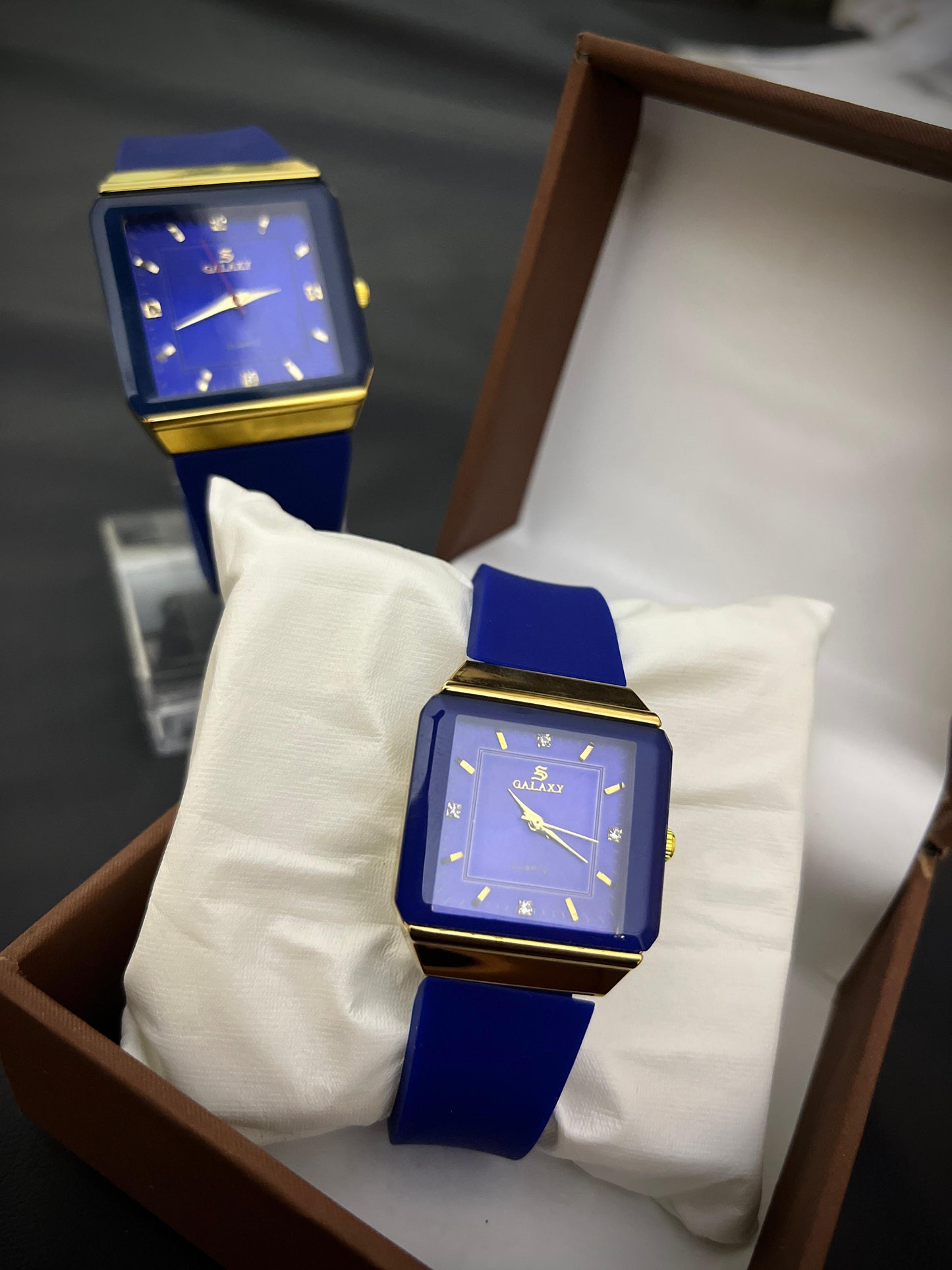 Galaxy Branded Couple's Watches – Timeless Style ❤️