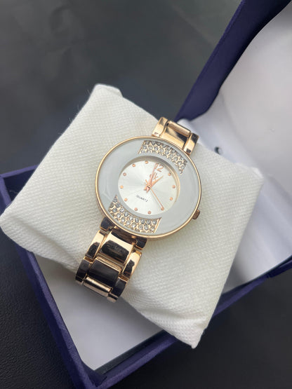 Elegant Women’s Gold Quartz Watch