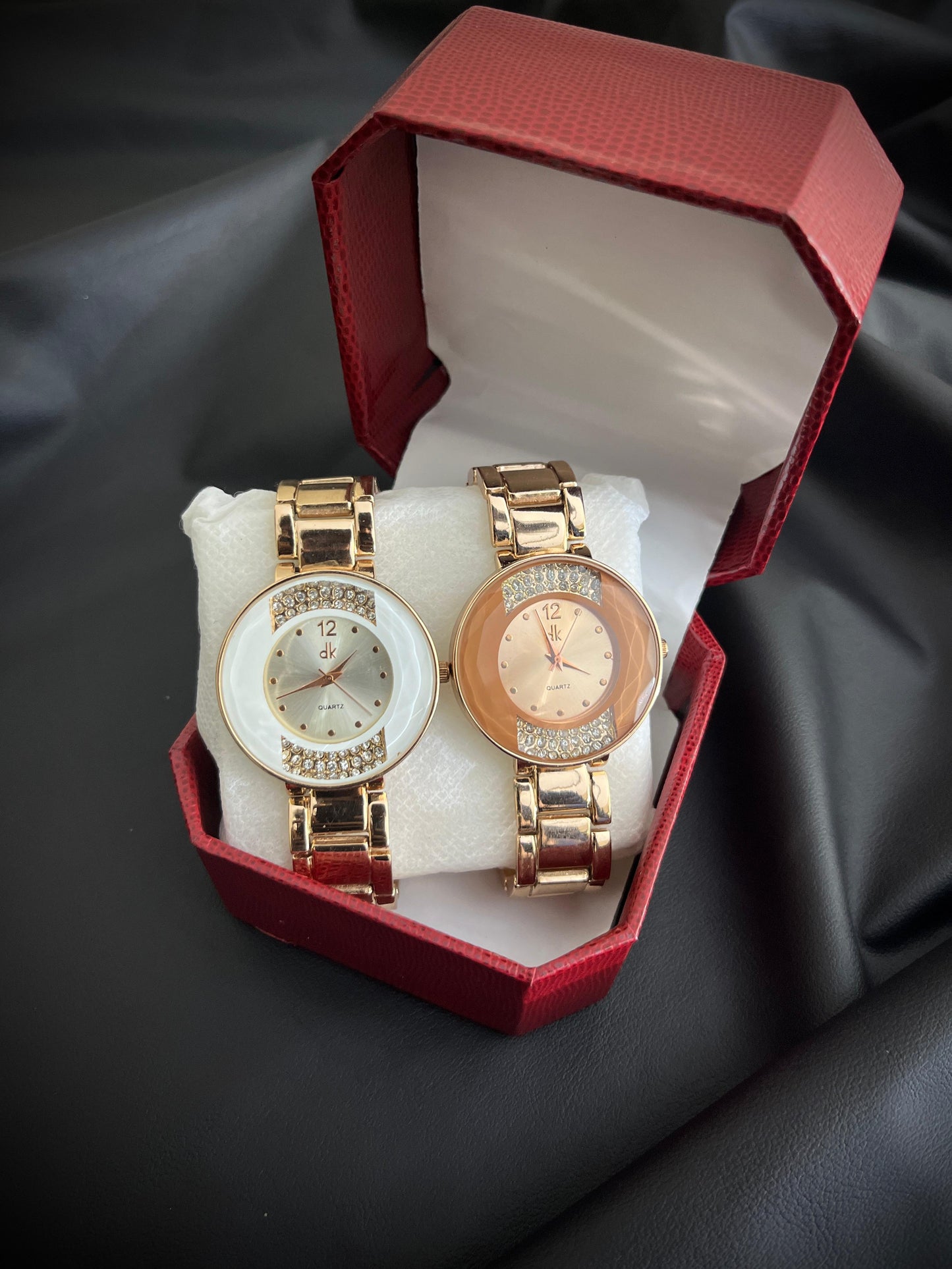 Elegant Women’s Gold Quartz Watch