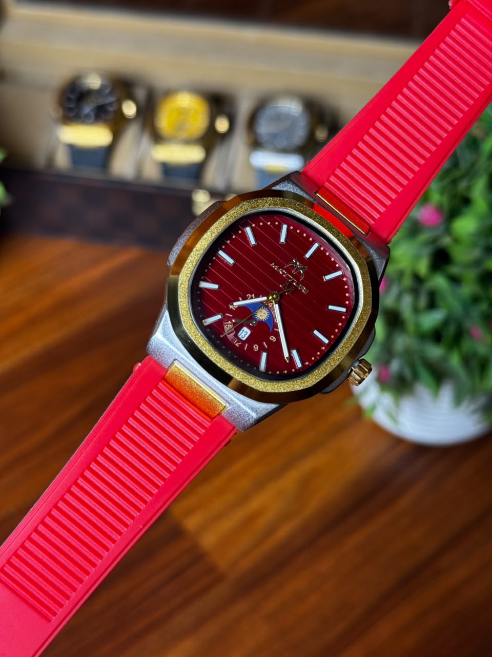 Luxury Analog Watch with Premium Silicone Strap – Modern Casual & Formal Timepiece