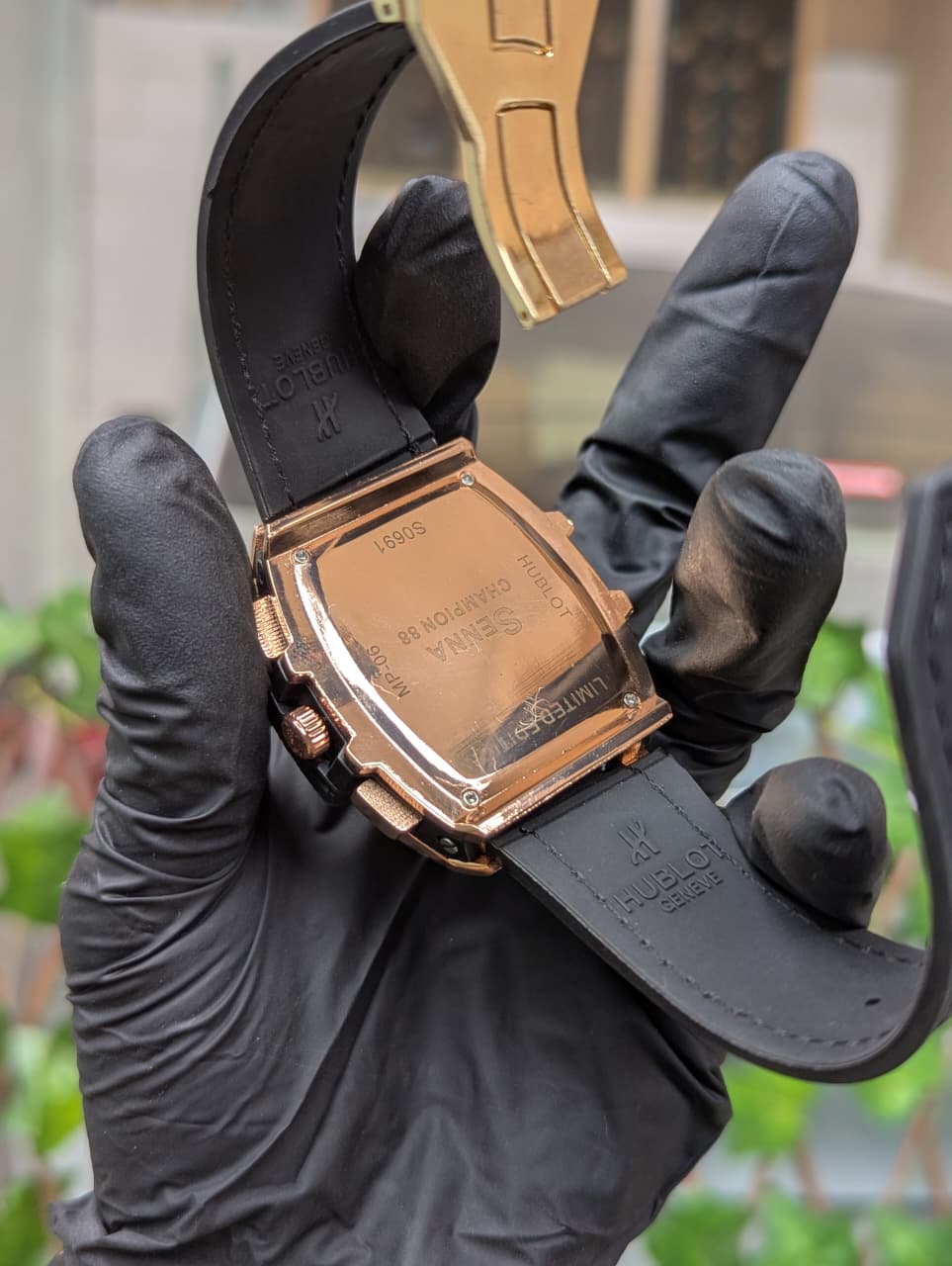 Premium Luxury Chronograph Watch – Signature Case & Leather Strap