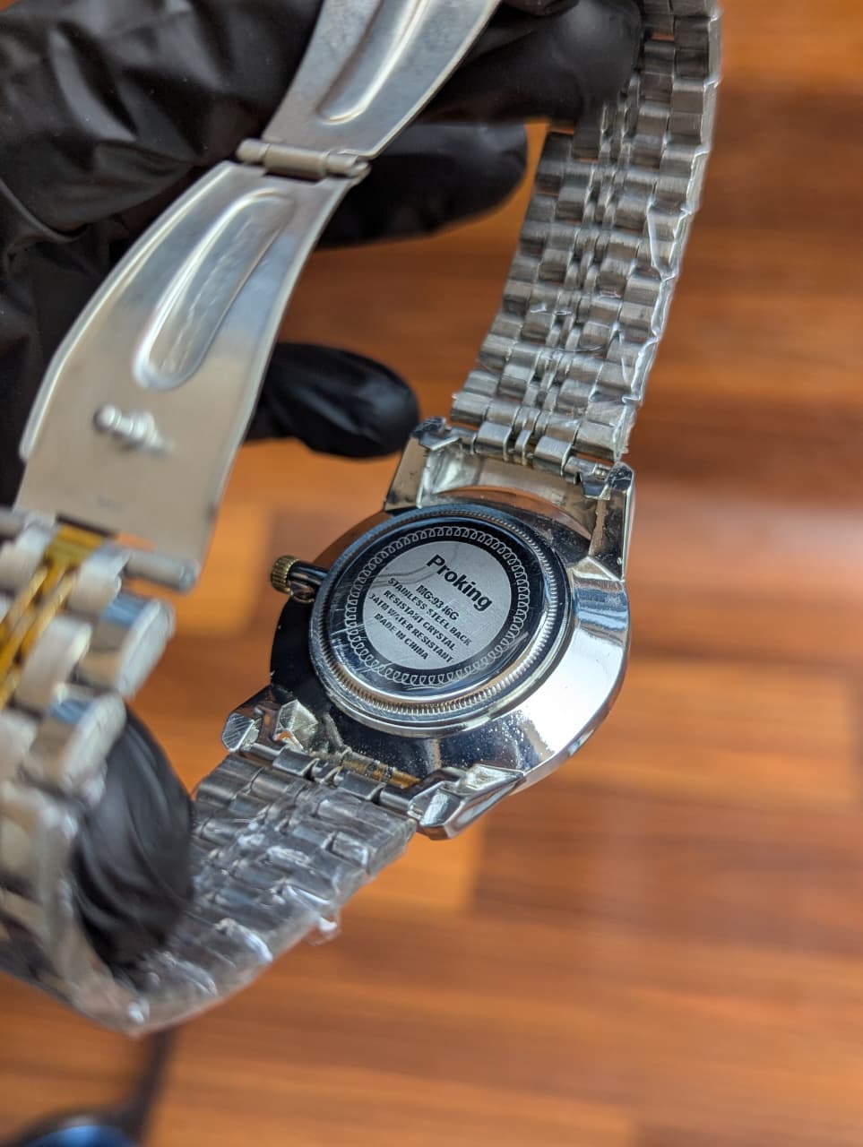 Classic Style Men’s Watch – Stainless Steel Bracelet