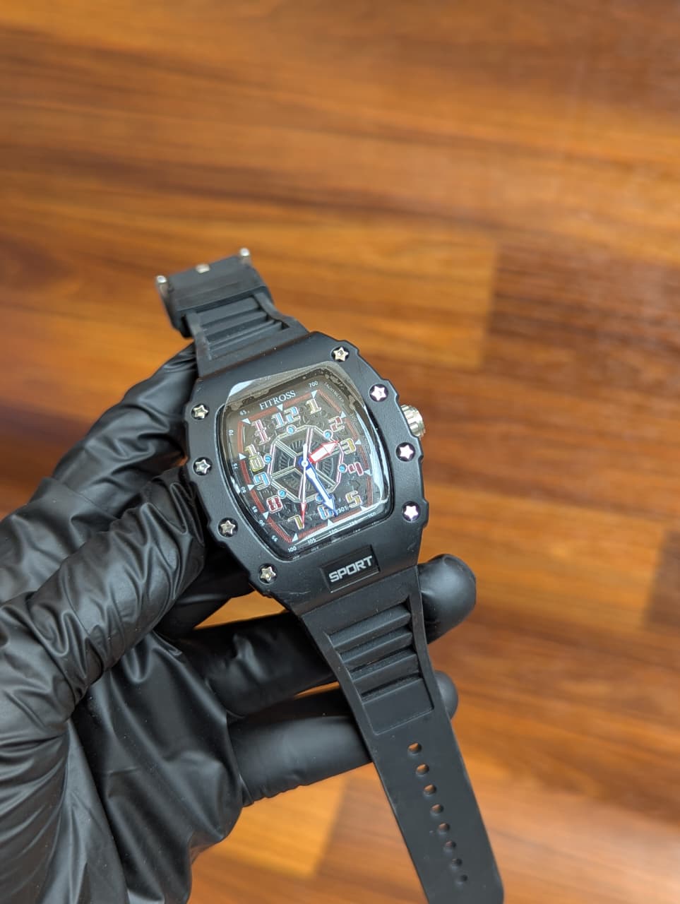 Rugged Sport Men’s Watch – Square Case & Silicone Strap
