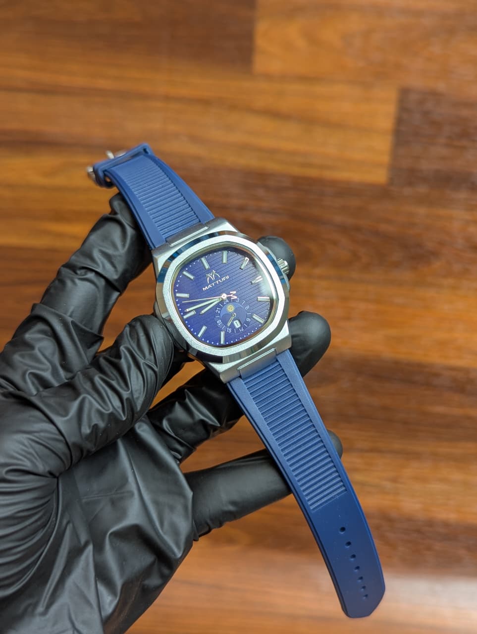 Product Title Premium Sporty Men’s Watch – Silicone Strap & Detailed Dial