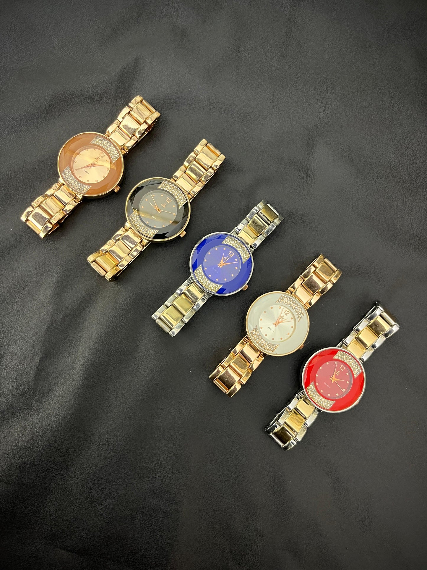 Elegant Women’s Gold Quartz Watch