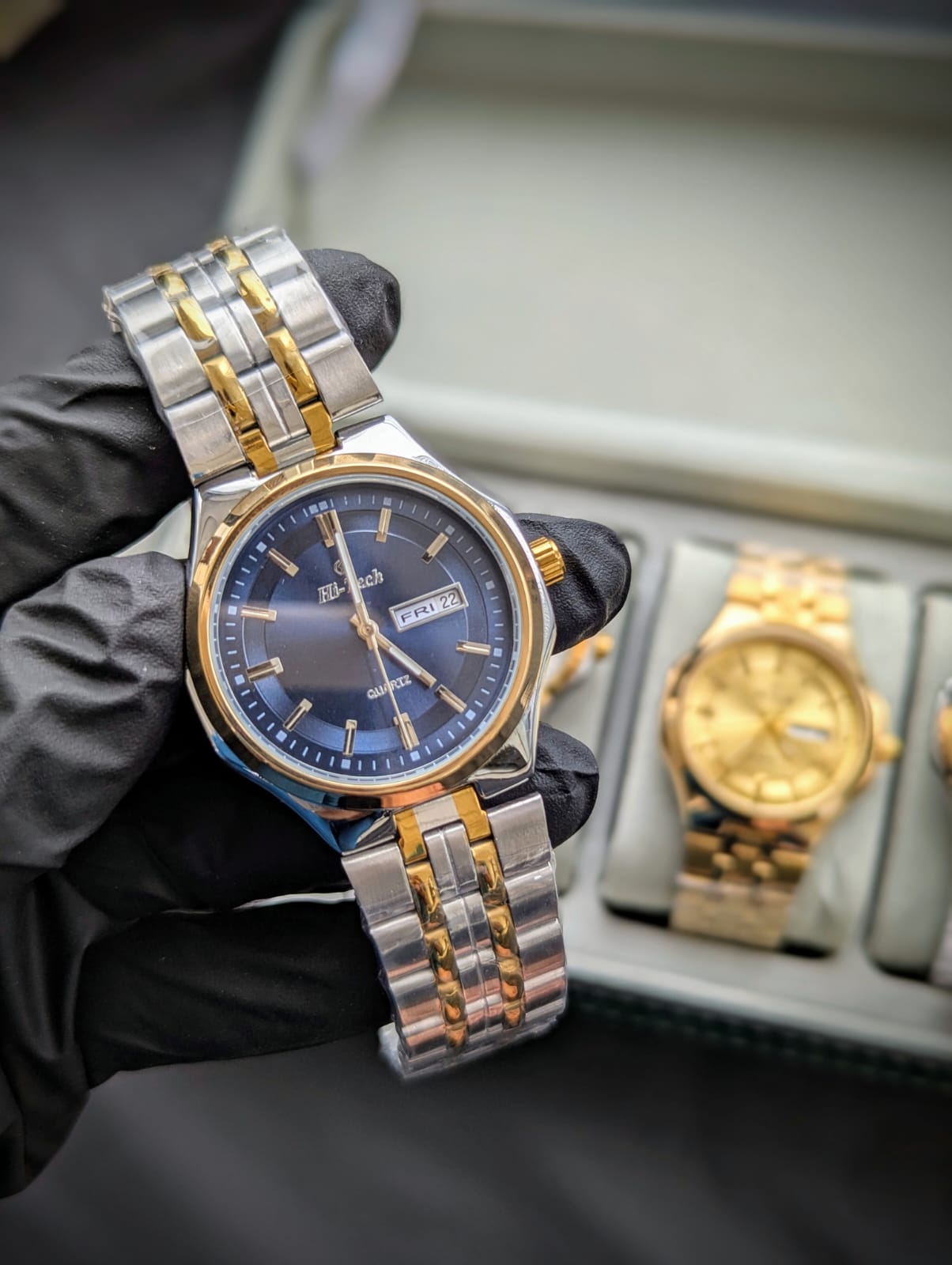 Hi-Tech™ Minimal Stainless Steel Watch with a Day & Date display